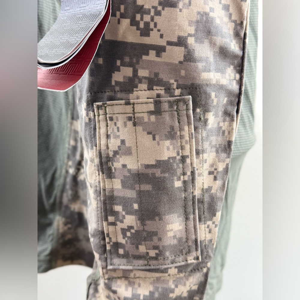 Massif US Army Combat Shirt Men Large, Digital Camo, Flame Resistant, Stretch - Picture 7 of 16